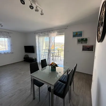 Διαμέρισμα Second Home****, 2-bedroom Apartment, Rogoznica (Sibenik-Knin)