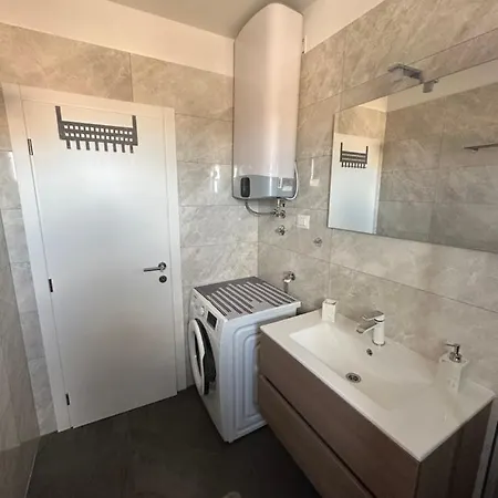 Διαμέρισμα Second Home****, 2-bedroom Apartment,