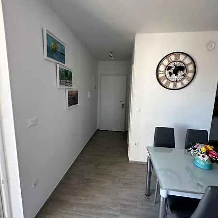 Second Home****, 2-bedroom Apartment, Διαμέρισμα Rogoznica (Sibenik-Knin)