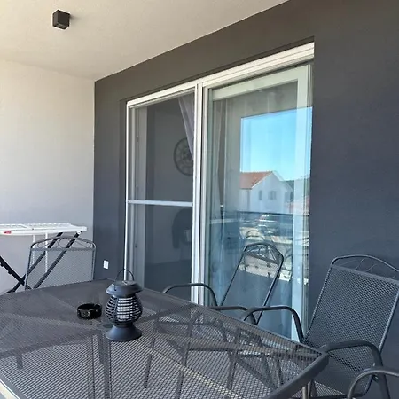 Διαμέρισμα Second Home****, 2-bedroom Apartment,