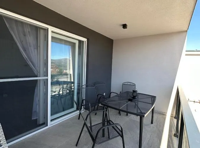 Appartement Second Home****, 2-bedroom Apartment, Rogoznica (Sibenik-Knin)