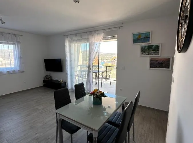 Appartement Second Home****, 2-bedroom Apartment, Rogoznica (Sibenik-Knin)