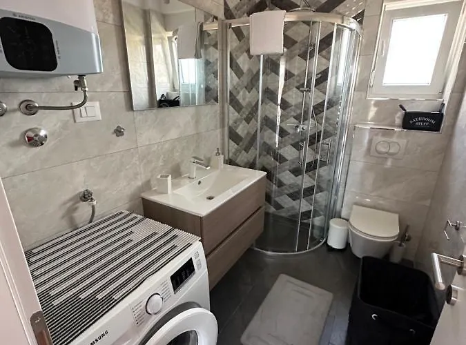 Second Home****, 2-bedroom Apartment, Rogoznica (Sibenik-Knin)