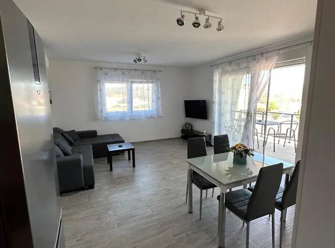 Appartement Second Home****, 2-bedroom Apartment, *
