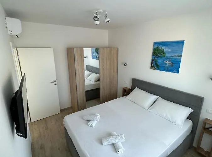 Second Home****, 2-bedroom Apartment,