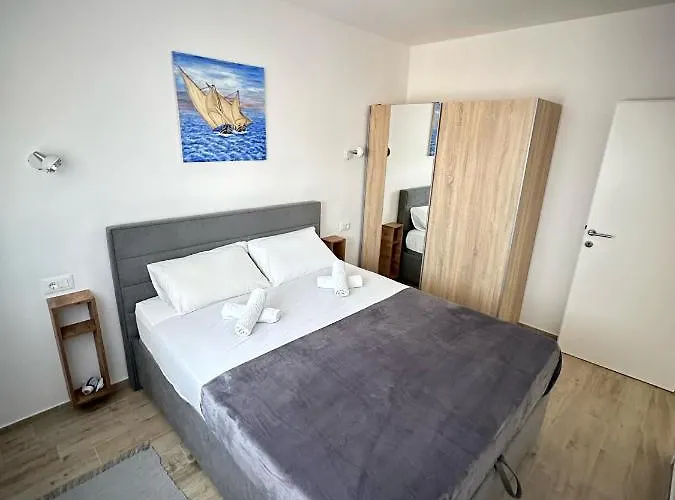 Appartement Second Home****, 2-bedroom Apartment, Rogoznica (Sibenik-Knin)